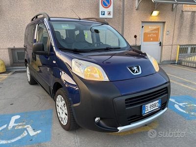Usata Peugeot Bipper 75 CV (55 kW) 2012 Blu Monovolume