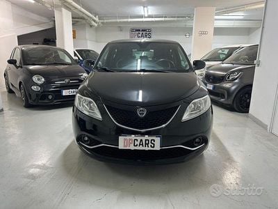 Usata Lancia Ypsilon Gold 69 CV (50 kW) 2017 Nero Utilitaria