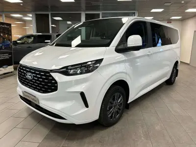 Nuova Ford Tourneo 136 CV (100 kW) 2026 Bianco frozen Monovolume