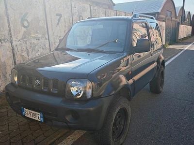 Usata Suzuki Jimny 81 CV (59 kW) 2001 Nero SUV