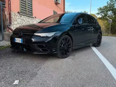 Usata VW Golf VIII Black Edition 333 CV (244 kW) 2025 Nero Berlina