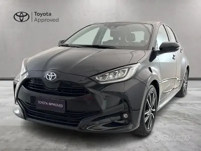 Usata Toyota Yaris Hybrid Trend 92 CV (67 kW) 2022 Nero Berlina