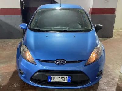 Usata Ford Fiesta 95 CV (69 kW) 2010 Blu/azzurro Berlina