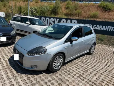 Usata Fiat Grande Punto Dynamic 75 CV (55 kW) 2006 Grigio Utilitaria