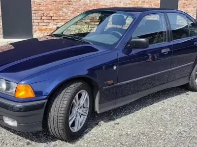 Usata BMW 316 102 CV (75 kW) 1993 Blu Berlina