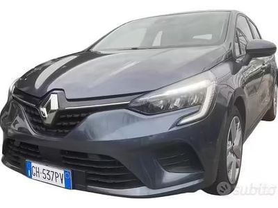 Usata Renault Clio V Business 90 CV (66 kW) 2021 Grigio Berlina