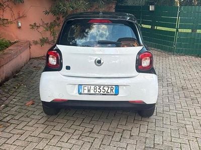Begagnad Smart ForFour Electric Drive 41 kW (56 HK) 2018 Vit Sedan
