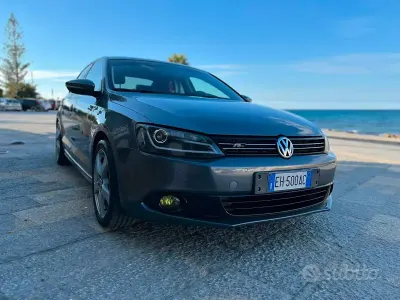 Usata VW Jetta 105 CV (77 kW) 2011 Grigio Berlina