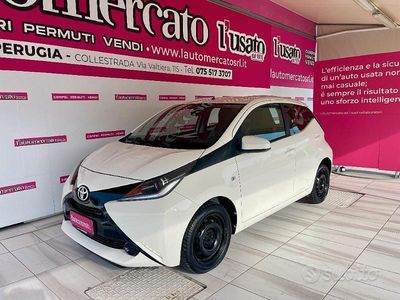 Usata Toyota Aygo X-play 69 CV (50 kW) 2015 Bianco Utilitaria