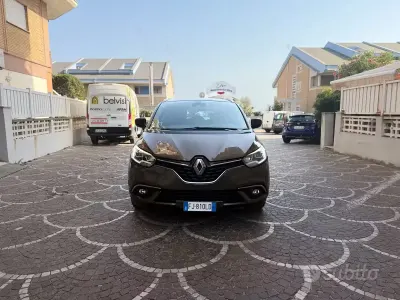 Usata Renault Grand Scénic IV Initiale Paris 160 CV (117 kW) 2018 Giallo Monovolume