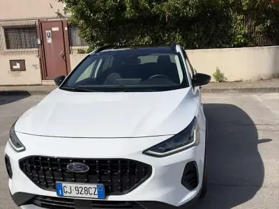 Usata Ford Focus Active 120 CV (88 kW) 2022 Bianco Berlina