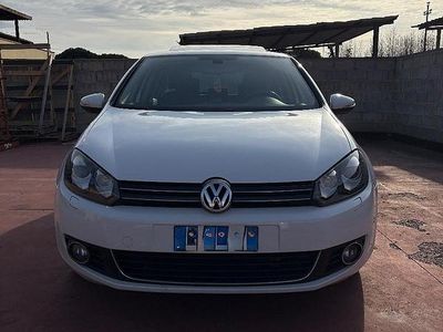Usata VW Golf VI 140 CV (102 kW) 2011 Bianco Utilitaria