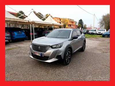 Używany Peugeot 2008 130 KM (95 kW) 2023 Szary SUV