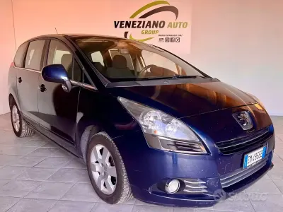 Usata Peugeot 5008 Business-Line 112 CV (82 kW) 2012 Blu Monovolume