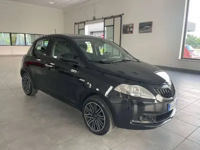 Usata Lancia Ypsilon Silver 69 CV (50 kW) 2024 Nero Utilitaria