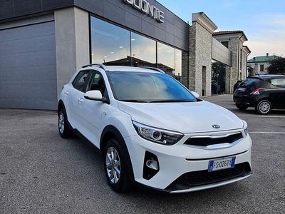 Usata Kia Stonic 120 CV (88 kW) 2018 Bianco SUV