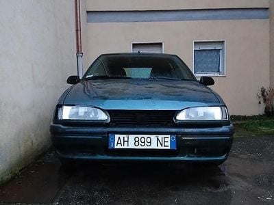 Usata Renault 19 78 CV (57 kW) 1995 Verde Berlina
