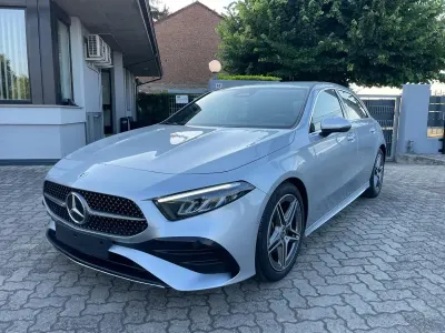 Usata Mercedes A180 AMG Line Premium Plus 136 CV (100 kW) 2025 Argento Berlina