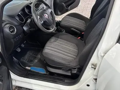 Usado Fiat Punto 75 CV (55 kW) 2011 Blanco Utilitario