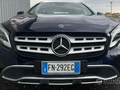 Usata Mercedes GLA200 136 CV (100 kW) 2018 Blu SUV