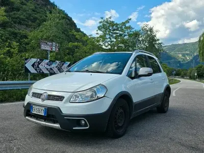 Usata Fiat Sedici 135 CV (99 kW) 2012 Bianco SUV