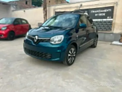 Usata Renault Twingo Signature 73 CV (53 kW) 2020 Blu Utilitaria