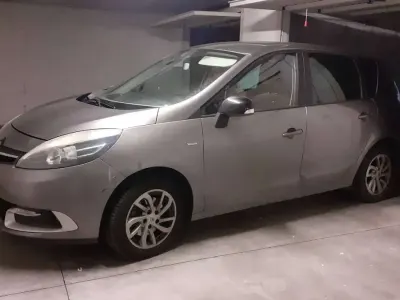 Usata Renault Scénic LIMITED 95 CV (69 kW) 2014 Grigio Monovolume