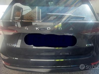 Usata Skoda Octavia 110 CV (80 kW) 2022 Nero Station wagon