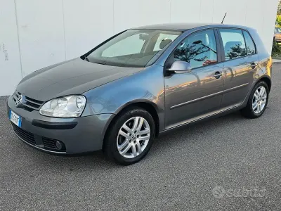 Usata VW Golf V Comfortline 105 CV (77 kW) 2007 Grigio Berlina