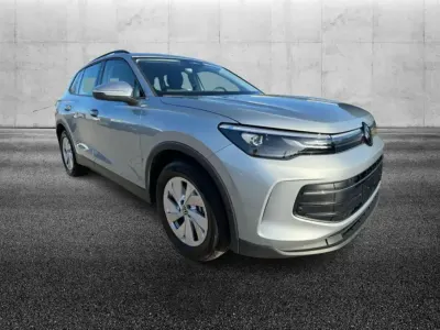 Gebraucht VW Tiguan Life 150 PS (110 kW) 2025 Silber SUV