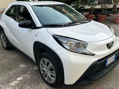 Usata Toyota Aygo X Active 72 CV (52 kW) 2025 Bianco SUV