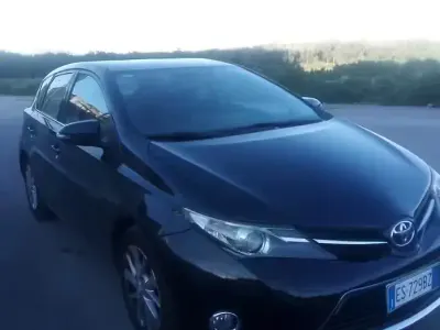 Usata Toyota Auris 99 CV (72 kW) 2013 Berlina