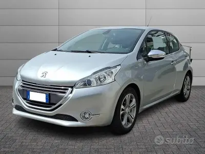 Usata Peugeot 208 Allure 82 CV (60 kW) 2012 Grigio Utilitaria