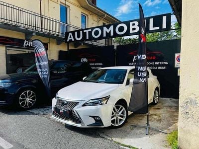 Lexus CT200h