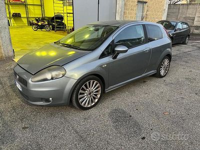 Usata Fiat Grande Punto 120 CV (88 kW) 2008 Grigio Utilitaria