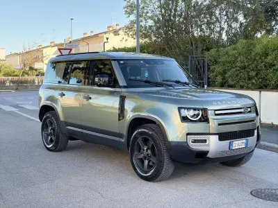 Käytetty Land Rover Defender HSE Dynamic 249 HP (183 kW) 2022 Katumaasturi
