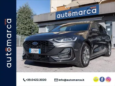 Usata Ford Focus ST-Line 125 CV (91 kW) 2022 Grigio metallizzato Station wagon