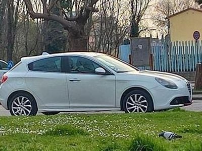 Usata Alfa Romeo Giulietta 105 CV (77 kW) 2011 Bianco Berlina