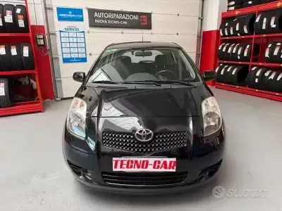 Usata Toyota Yaris 69 CV (50 kW) 2006 Nero Berlina