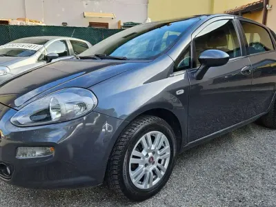 Usata Fiat Grande Punto 69 CV (50 kW) 2015 Grigio Utilitaria