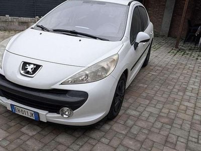 Usata Peugeot 207 Access 73 CV (53 kW) 2011 Berlina