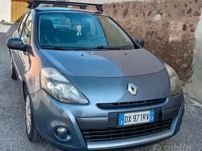 Usata Renault Clio II 68 CV (50 kW) 2009 Grigio Berlina