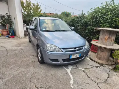 Usata Opel Corsa 69 CV (50 kW) 2004 Utilitaria