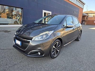 Usata Peugeot 208 Signature Sky 83 CV (61 kW) 2019 Grigio platinum Utilitaria