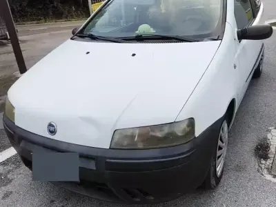 Usata Fiat Punto 60 CV (44 kW) 2003 Bianco Utilitaria