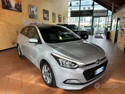 Usata Hyundai i20 82 CV (60 kW) 2015 Grigio Berlina