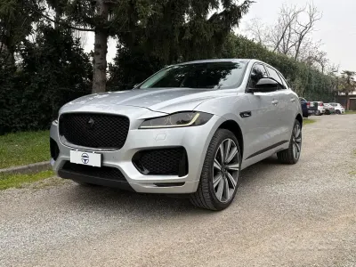 Begagnad Jaguar F-Pace R-Sport 180 HK (132 kW) 2018 Grå SUV