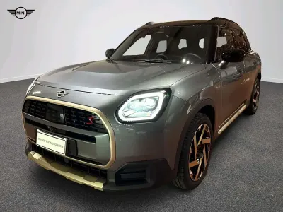 Nuova Mini Countryman Favoured 218 CV (160 kW) 2025 Verde SUV