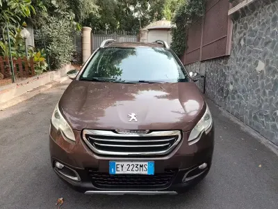 Usata Peugeot 2008 Allure 92 CV (67 kW) 2015 Marrone SUV