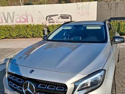 Grigio Usata 2019 Mercedes GLA200 Edition SUV | 20.950 €